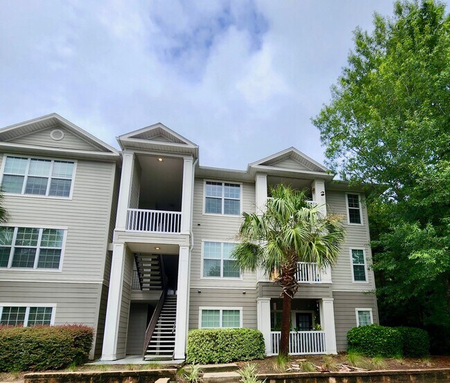property at 700 Daniel Ellis Dr