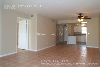 706 SE 13th Ct, Unit B in Cape Coral, FL - Building Photo - Building Photo