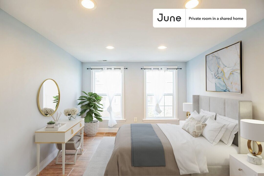 Private bedroom in 7 bed/6 bath Home in Washington, DC - Building Photo