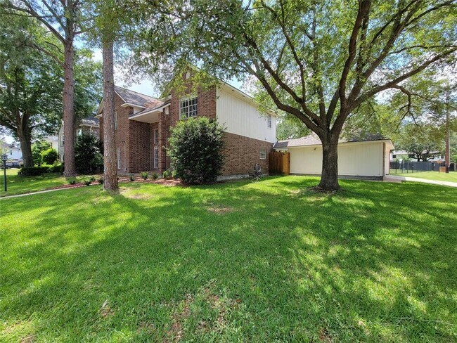 8502 Canyon Pine Dr in Spring, TX - Building Photo - Building Photo