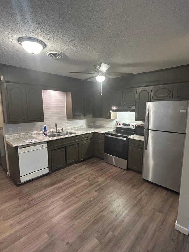 property at 3609 Barry Ave