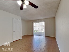 2828 E Tierra Buena Ln in Phoenix, AZ - Foto de edificio - Building Photo