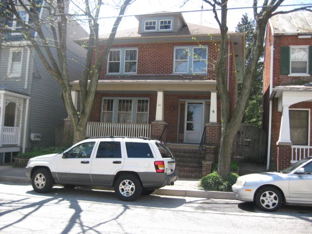 property at 145 Pennsylvania Ave