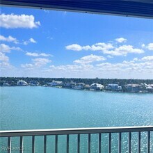 2750 Gulf Shore Blvd N in Naples, FL - Building Photo - Building Photo