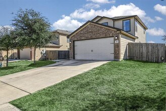 511 Estes Park in Taylor, TX - Building Photo - Building Photo