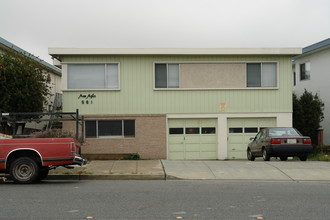 561 Commercial Ave in South San Francisco, CA - Building Photo - Building Photo