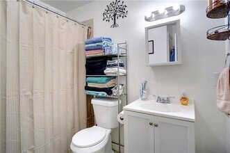 211 Skyway Dr-Unit -8 in Euless, TX - Building Photo - Building Photo