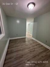 34 Oak St in Yonkers, NY - Building Photo - Building Photo