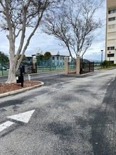 200 S Sykes Creek Pkwy, Unit 710 in Merritt Island, FL - Foto de edificio - Building Photo