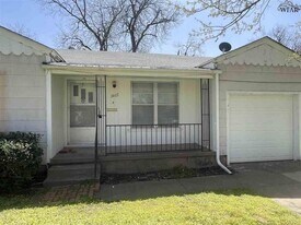2407 Inglewood Dr in Wichita Falls, TX - Building Photo