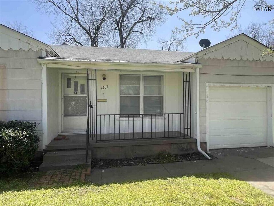 2407 Inglewood Dr in Wichita Falls, TX - Building Photo