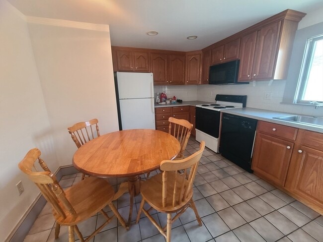 26-28 Leyden St in Medford, MA - Building Photo - Building Photo