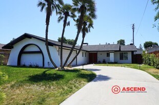 2405 San Ramon Ct in Bakersfield, CA - Building Photo