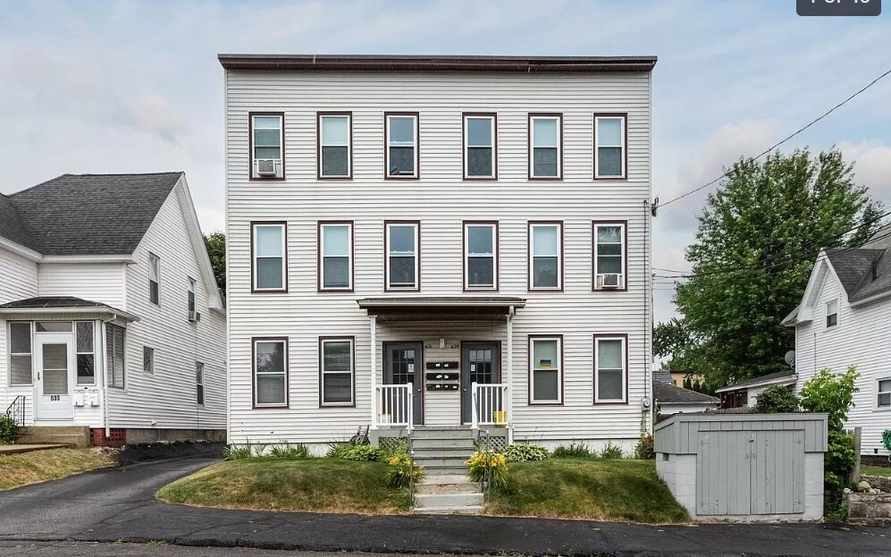 629 Clay St in Manchester, NH - Building Photo