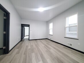 82 Orient Ave, Unit 1 in Jersey City, NJ - Building Photo - Building Photo