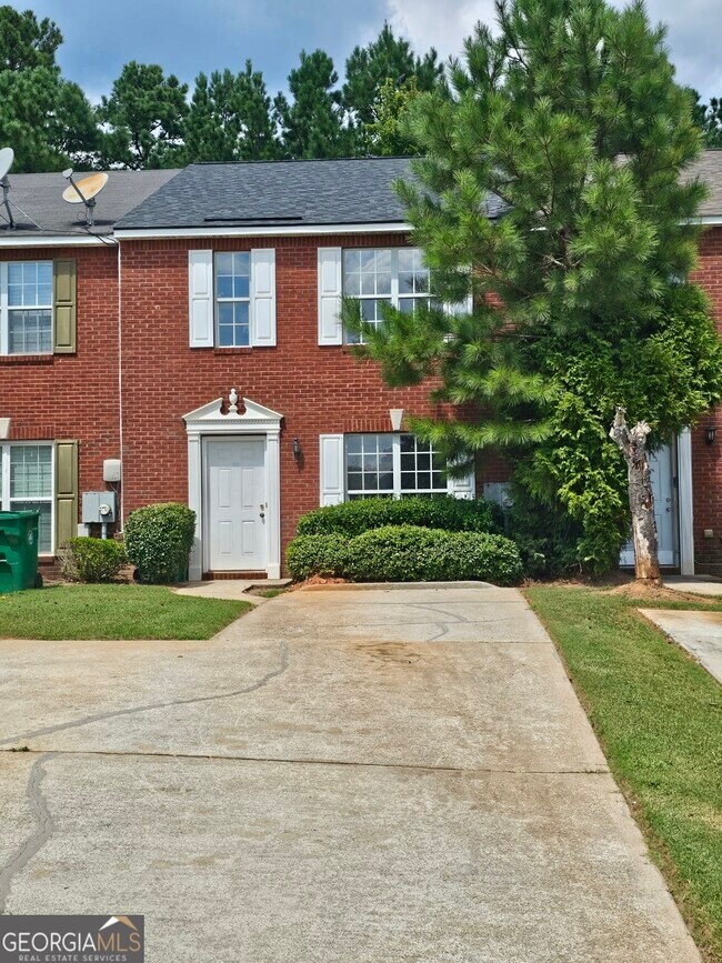 5821 Strathmoor Manor Cir in Lithonia, GA - Building Photo - Building Photo