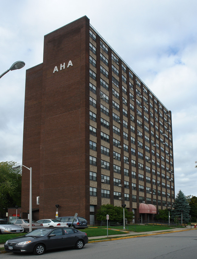 New Amsterdam and Stratton Apartments in Amsterdam, NY - Building Photo - Building Photo