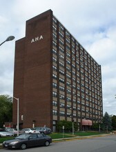 New Amsterdam and Stratton Apartments in Amsterdam, NY - Foto de edificio - Building Photo