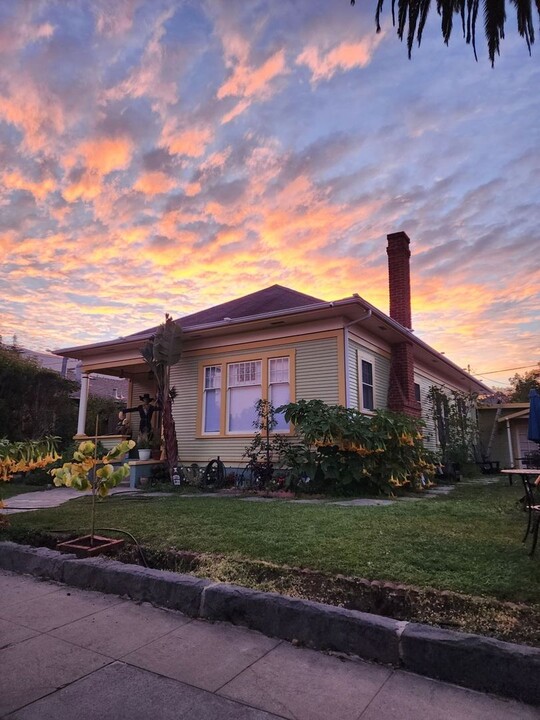 1200 Pismo St in San Luis Obispo, CA - Building Photo