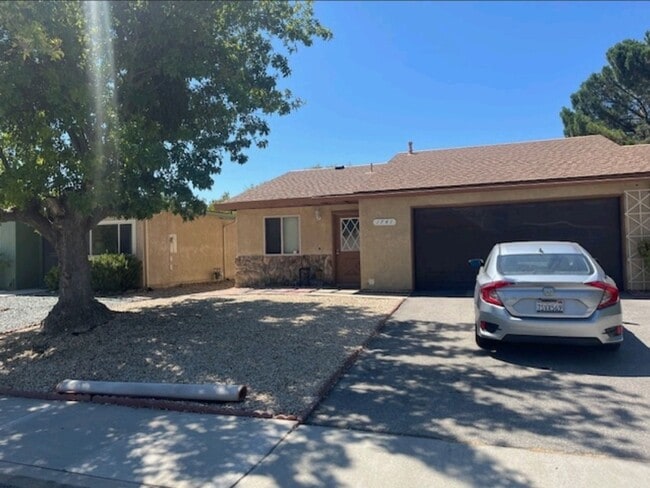 property at 1741 Kings Dr