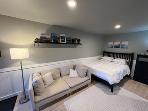 2504 Bridgeport Way W in University Place, WA - Foto de edificio - Building Photo