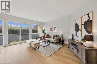 105 Conroy Crescent in Guelph, ON - Building Photo - Building Photo