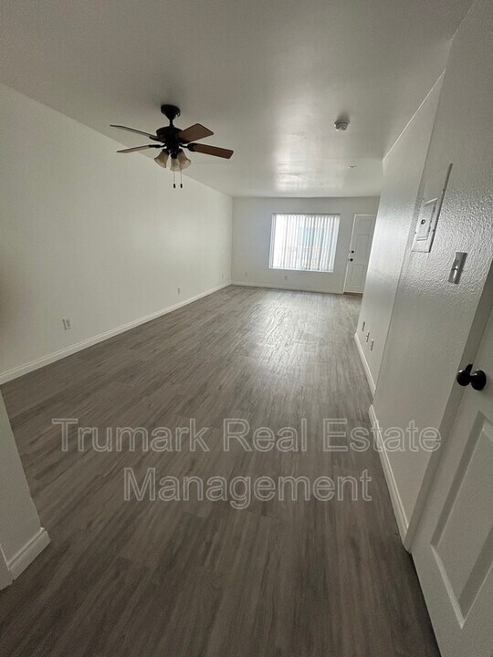 1122 E Elk Ave in Glendale, CA - Building Photo