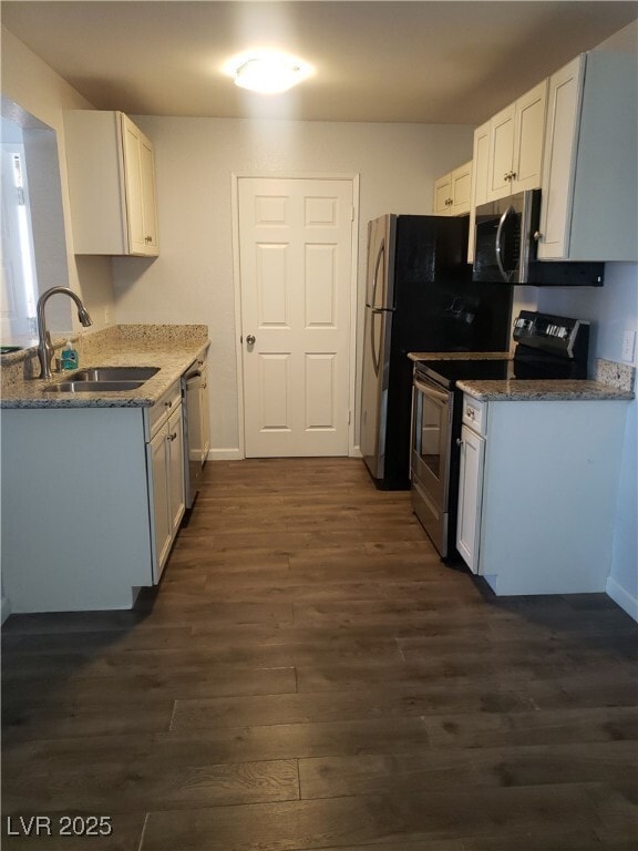 230 Mission Newport Ln in Las Vegas, NV - Foto de edificio - Building Photo