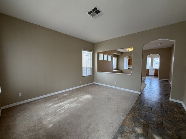 7896 Bonaventure Dr in Las Vegas, NV - Building Photo - Building Photo