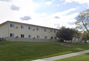 1485 N 7th St in Manitowoc, WI - Building Photo