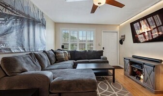 8069 SW 19th Ct in Davie, FL - Building Photo