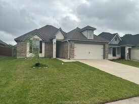 2136 Markley Dr in Bryan, TX - Building Photo