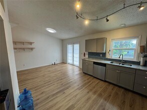 1172 Kenisco Rd in Venice, FL - Building Photo - Building Photo