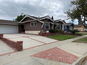 25218 Andreo Ave in Lomita, CA - Building Photo - Building Photo