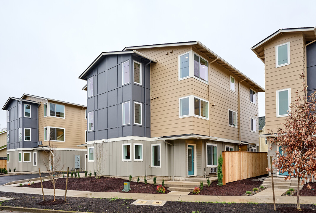 1934 NW Grant Ave, Unit 101 in Corvallis, OR - Building Photo