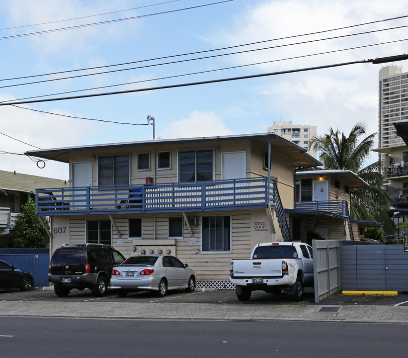 Coco Court Condominiums in Honolulu, HI - Building Photo