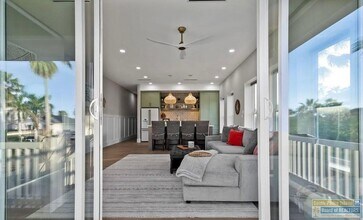 211A W Mesquite St in South Padre Island, TX - Building Photo - Building Photo