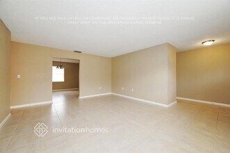 6029 Christina Dr E in Lakeland, FL - Building Photo - Building Photo