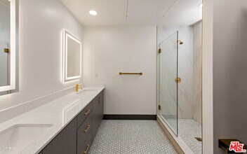118 Orlando Ave in Los Angeles, CA - Building Photo - Building Photo