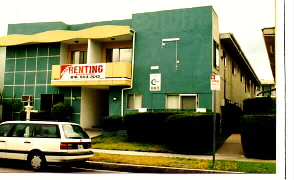 6649 Wilkinson Ave in North Hollywood, CA - Foto de edificio - Building Photo