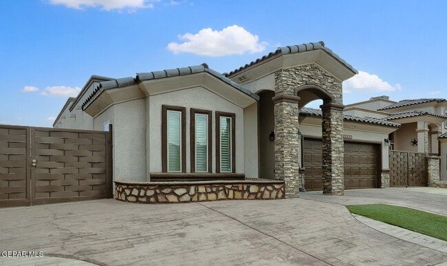 14805 Holly Springs in El Paso, TX - Building Photo - Building Photo