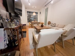 2031 W Evergreen Ave in Chicago, IL - Building Photo - Building Photo