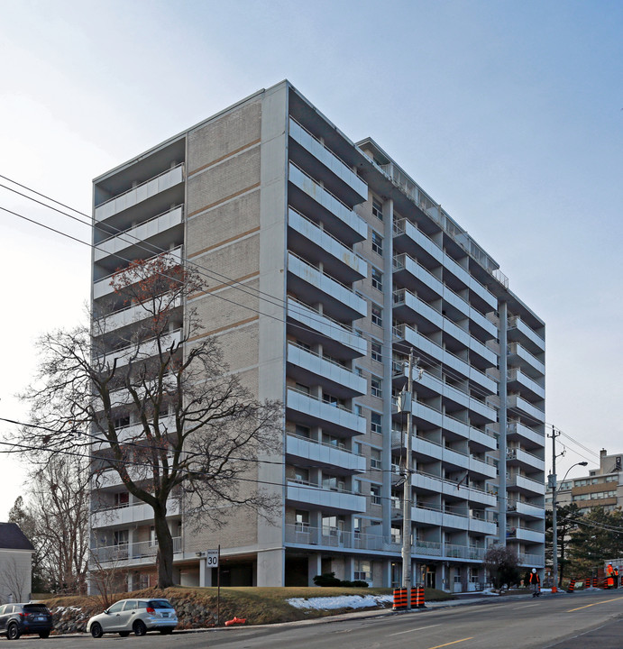 485 Eglinton Ave E in Toronto, ON - Building Photo