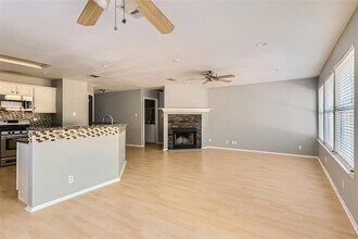 3104 Jubilee Trail in Austin, TX - Foto de edificio - Building Photo