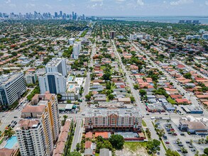 3219 SW 23rd Terrace in Miami, FL - Building Photo - Building Photo