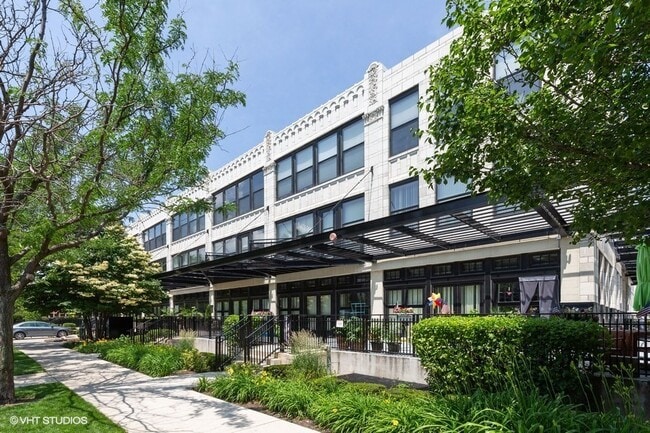 property at 1110 W 15th St
