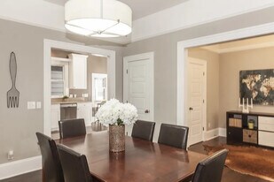 1419 E Denny Way in Seattle, WA - Building Photo