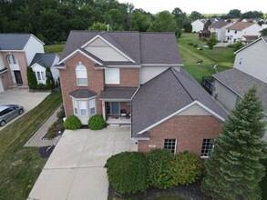 7887 Shire Ln in Ypsilanti, MI - Foto de edificio - Building Photo