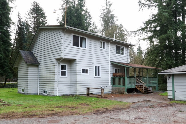 8951 Harvie Rd in Surrey, BC - Building Photo - Building Photo