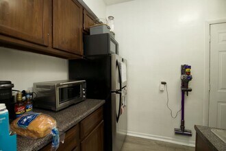 710 W Roscoe St, Unit J03P in Chicago, IL - Building Photo - Building Photo